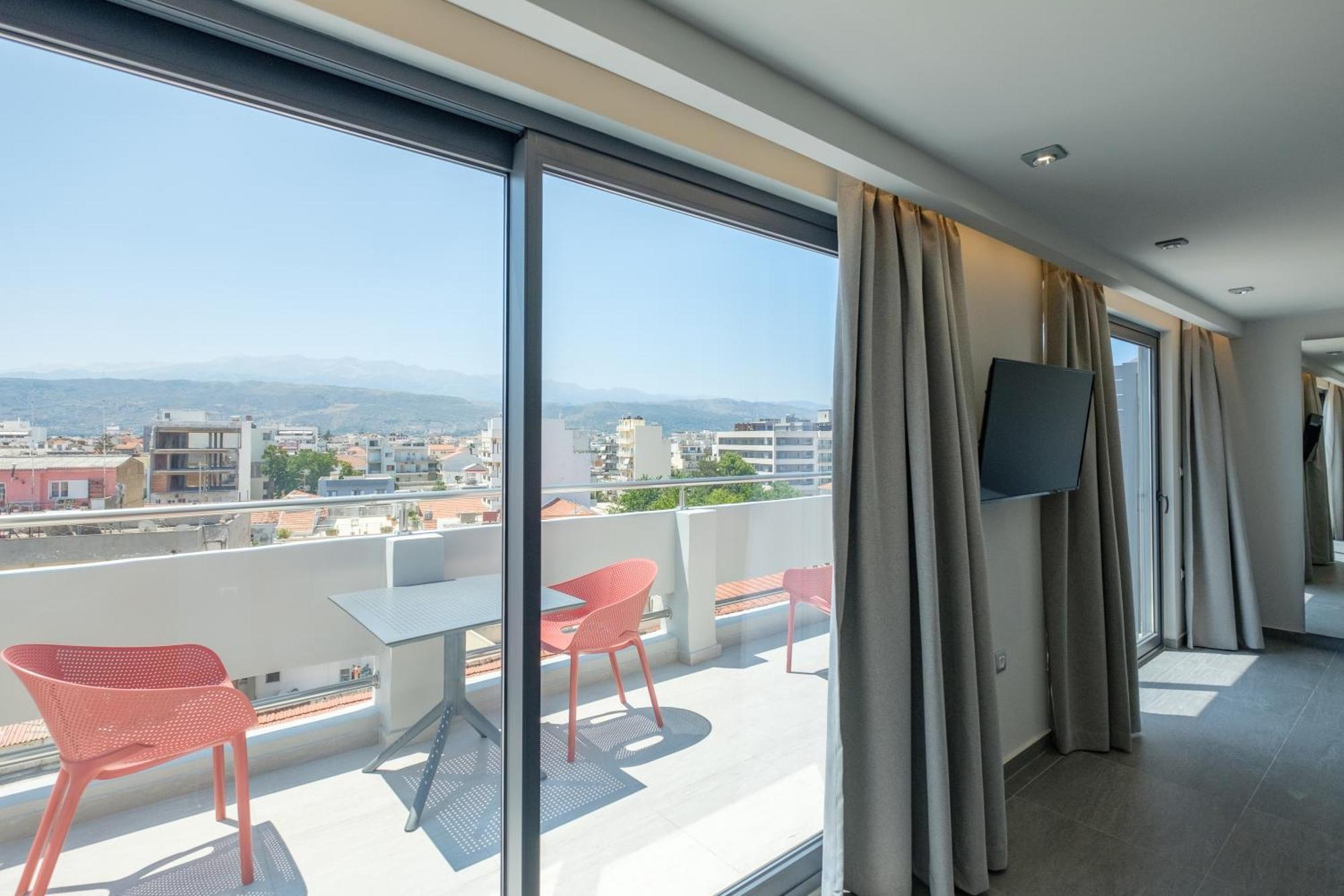 Sky-high Penthouse W. Stunning Views - 02 *