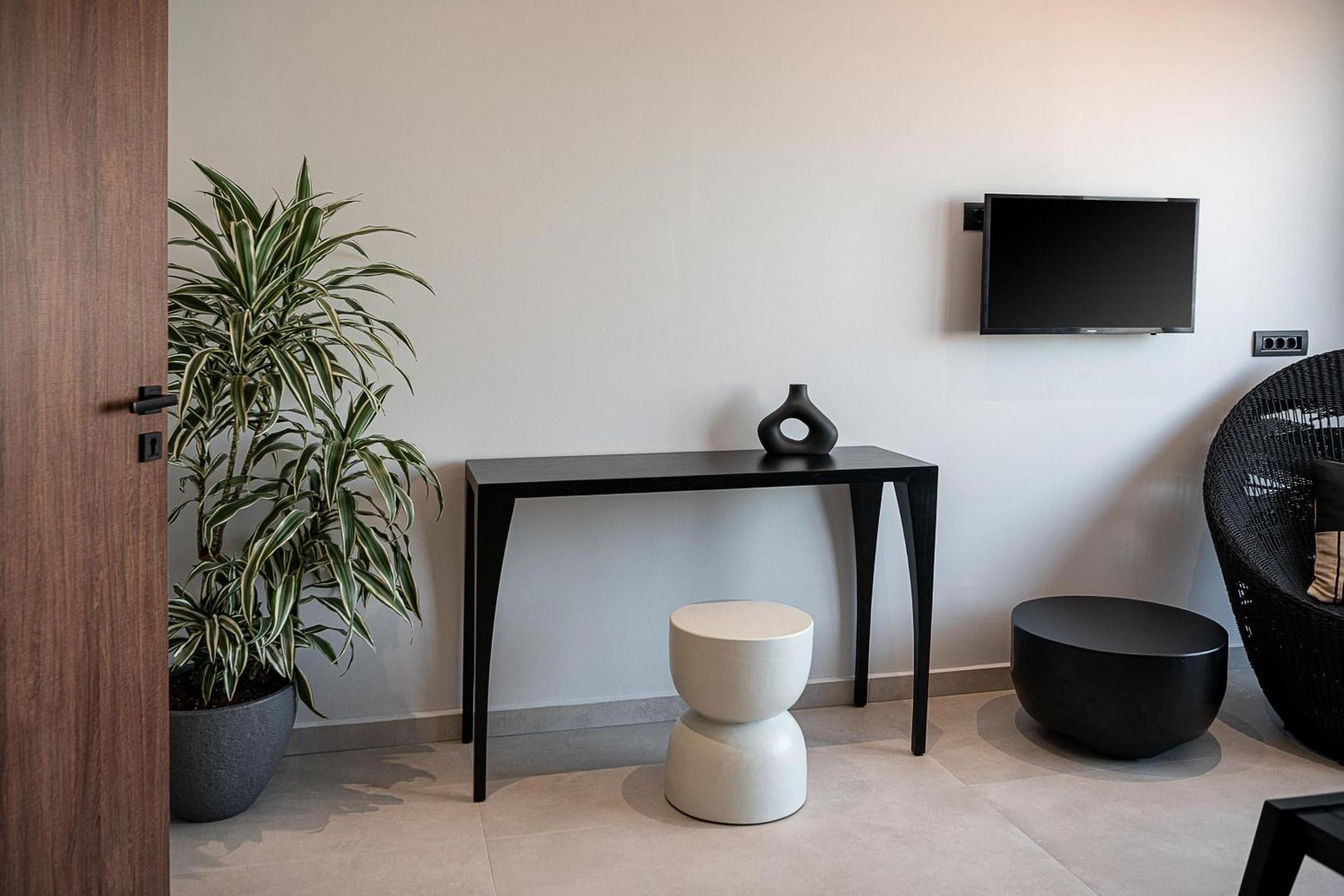 Theta Boutique Hotel *
