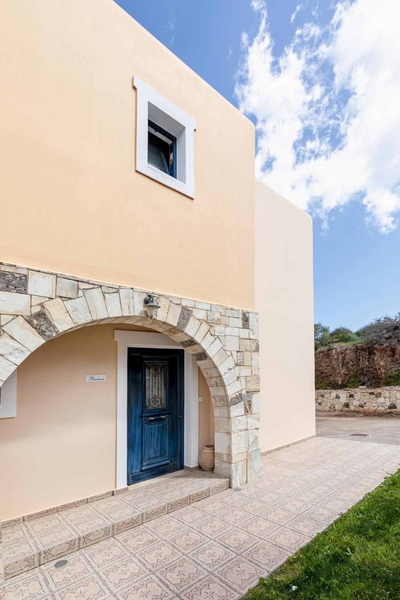 Pandora Villa *