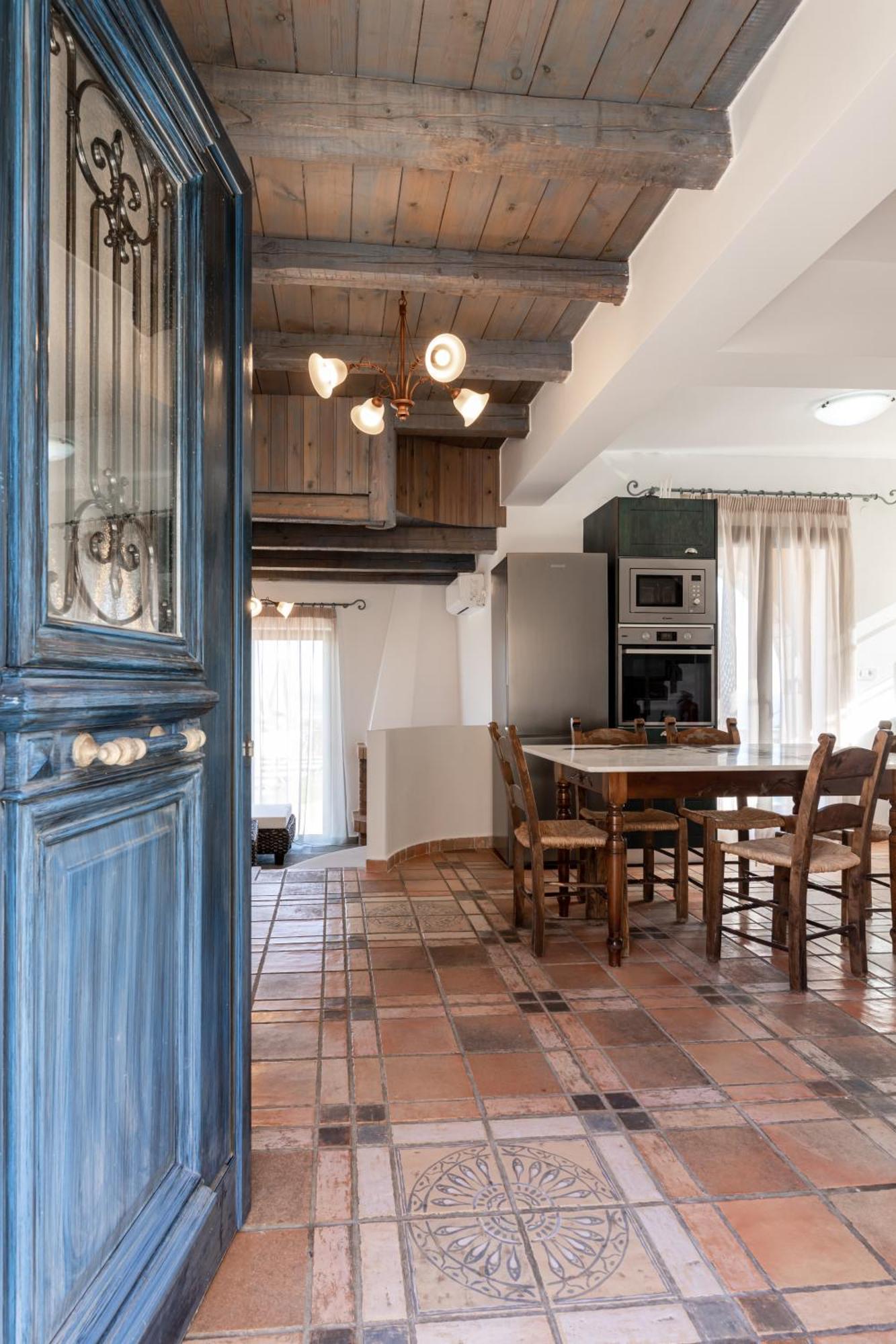 Pandora Villa *