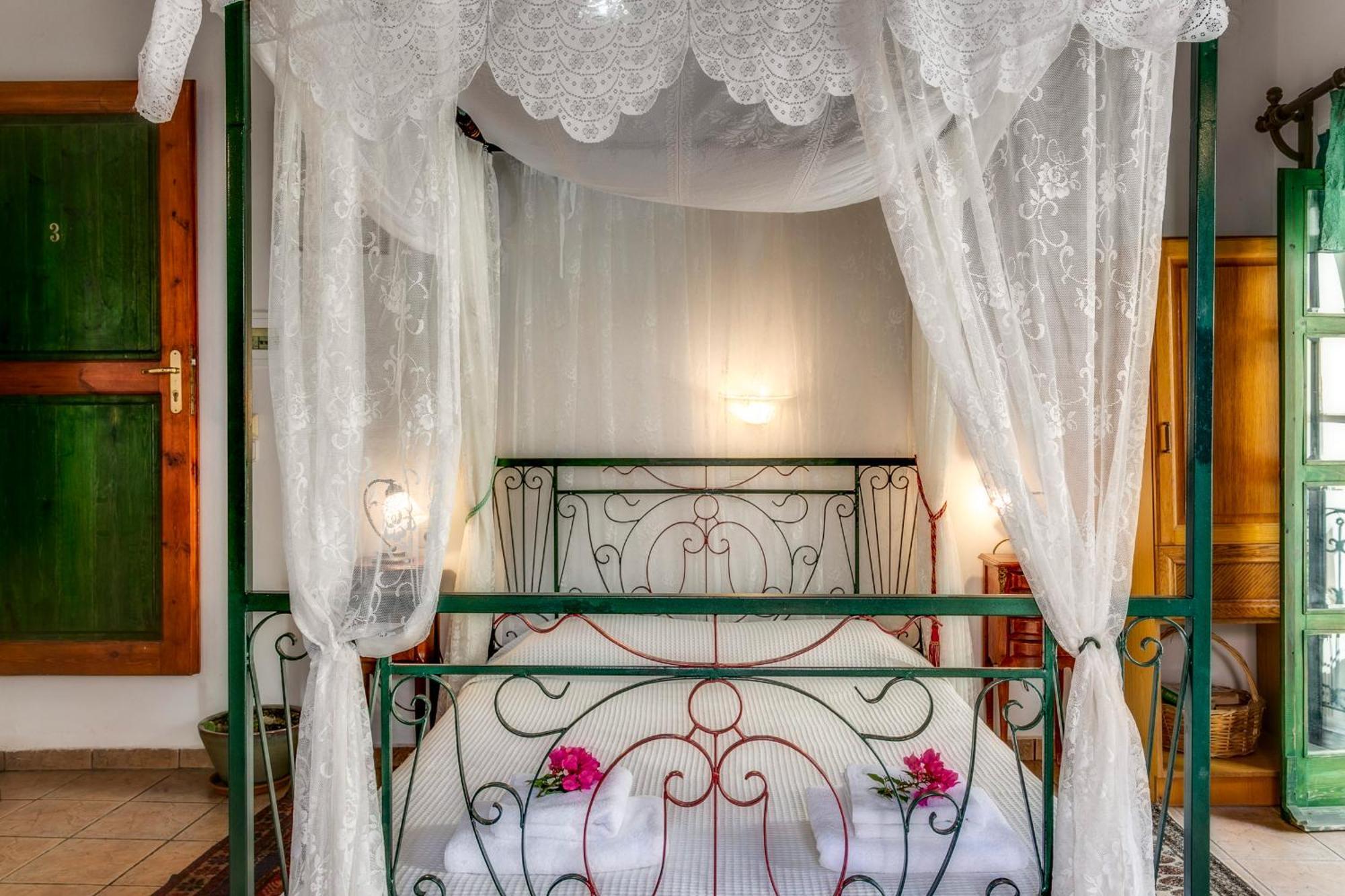 Ifigenia Appartement *