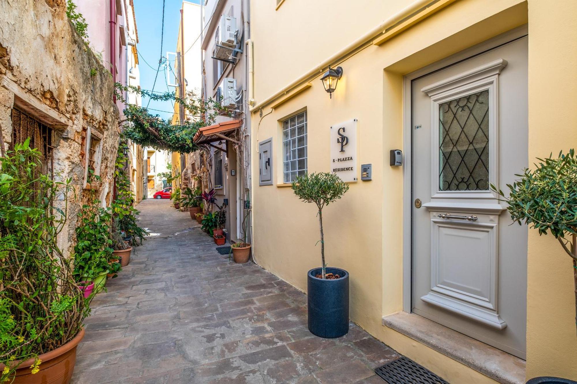 S - Plazza * Chania (Crete)