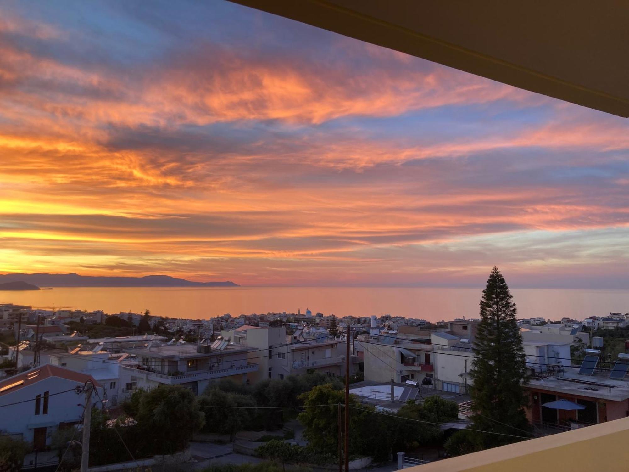 Stephanie's Place - Charming With Sea View