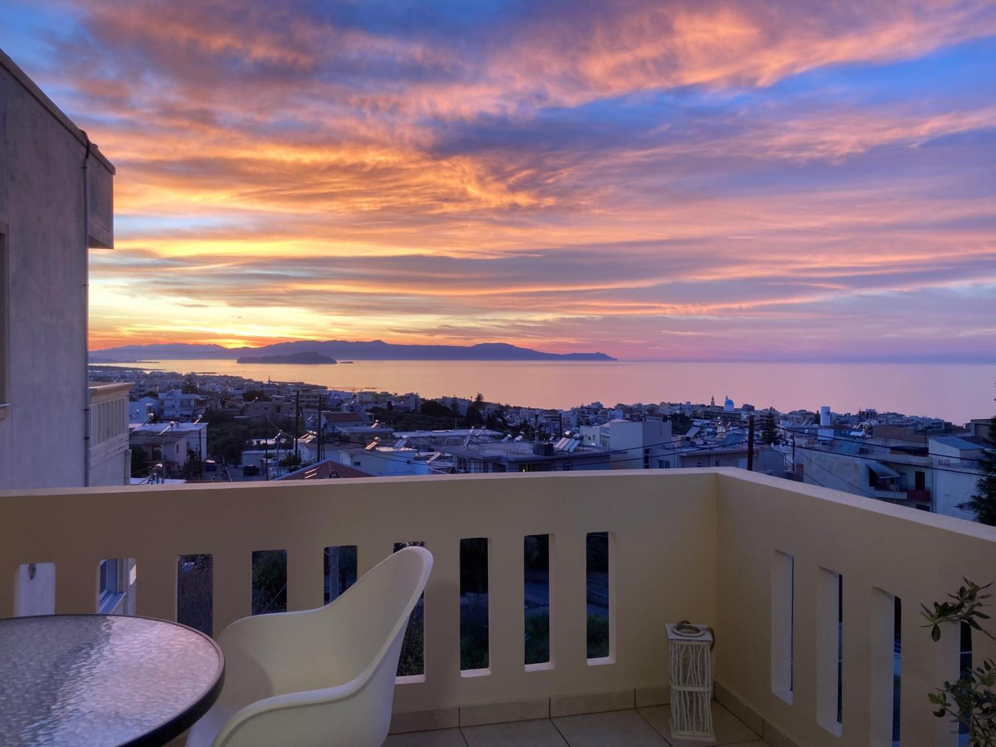Stephanie's Place - Charming With Sea View *