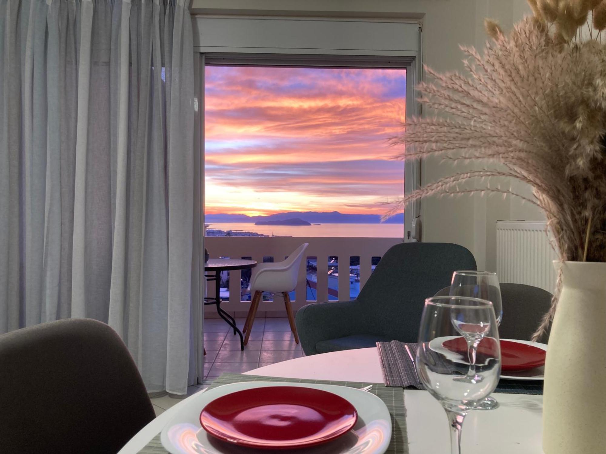 Stephanie's Place - Charming With Sea View