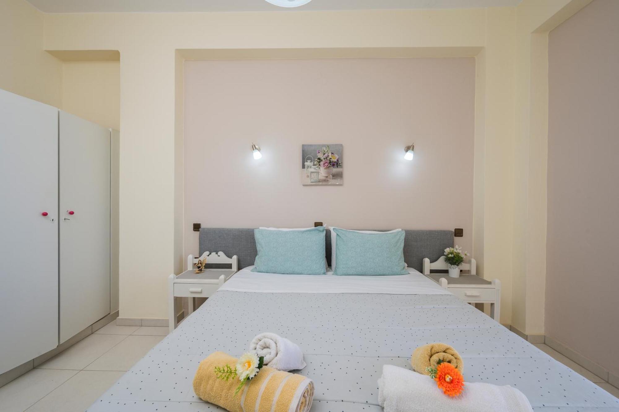 Elita Beachfront Apartment Chania (Crete)