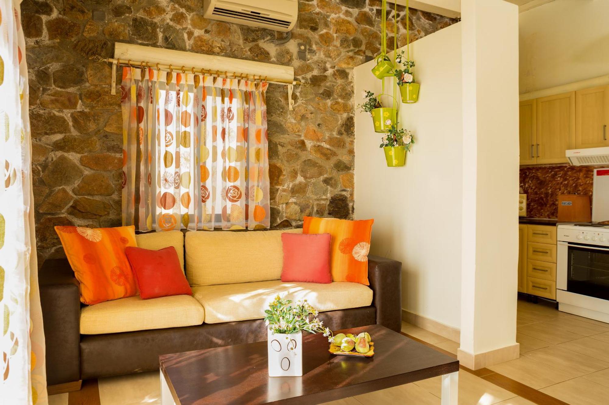 Seaview Amphitriti With Private Pool, 20 Min From Elafonissi Chania (Crete)