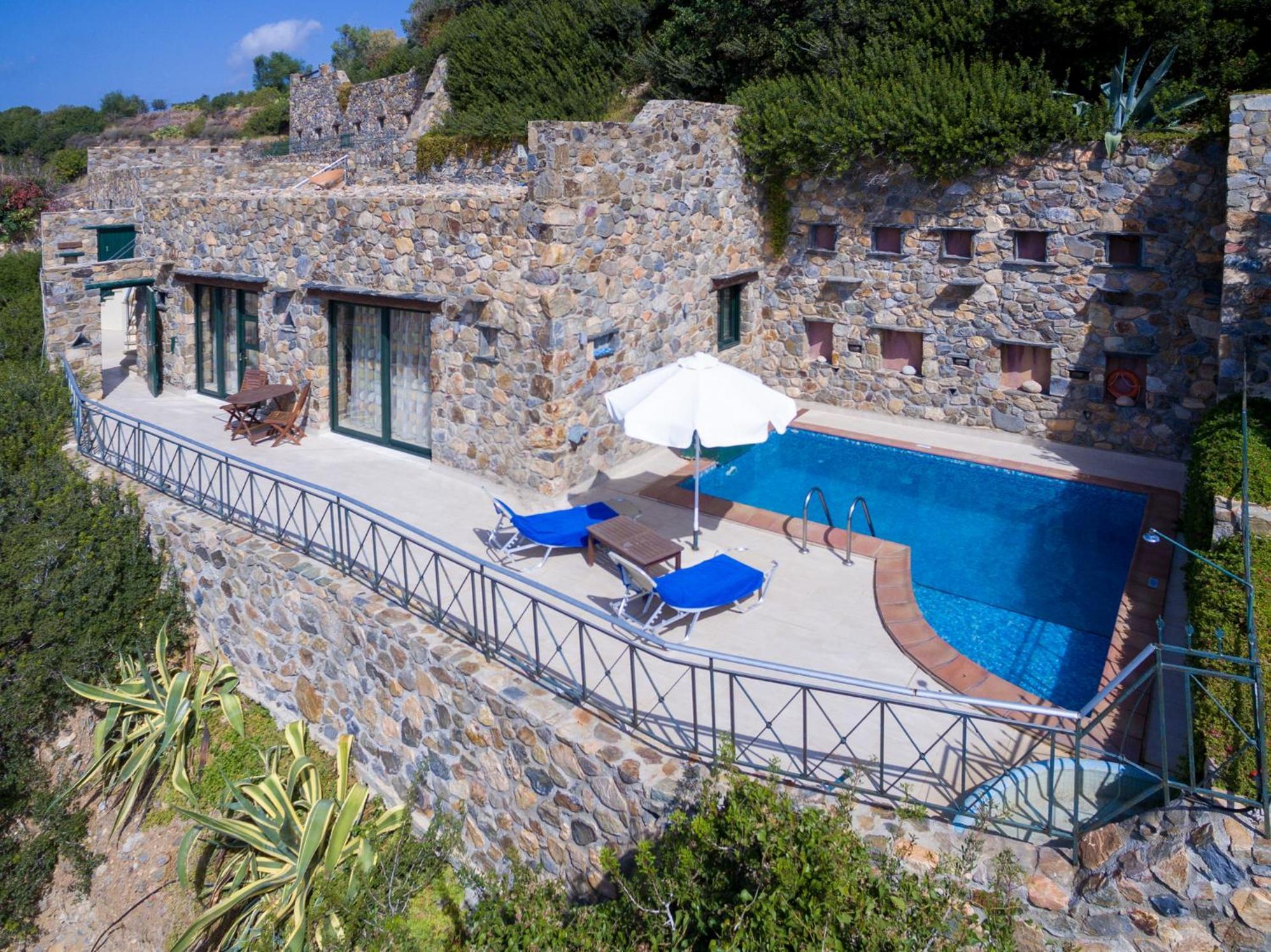 Seaview Amphitriti With Private Pool, 20 Min From Elafonissi Chania (Crete)