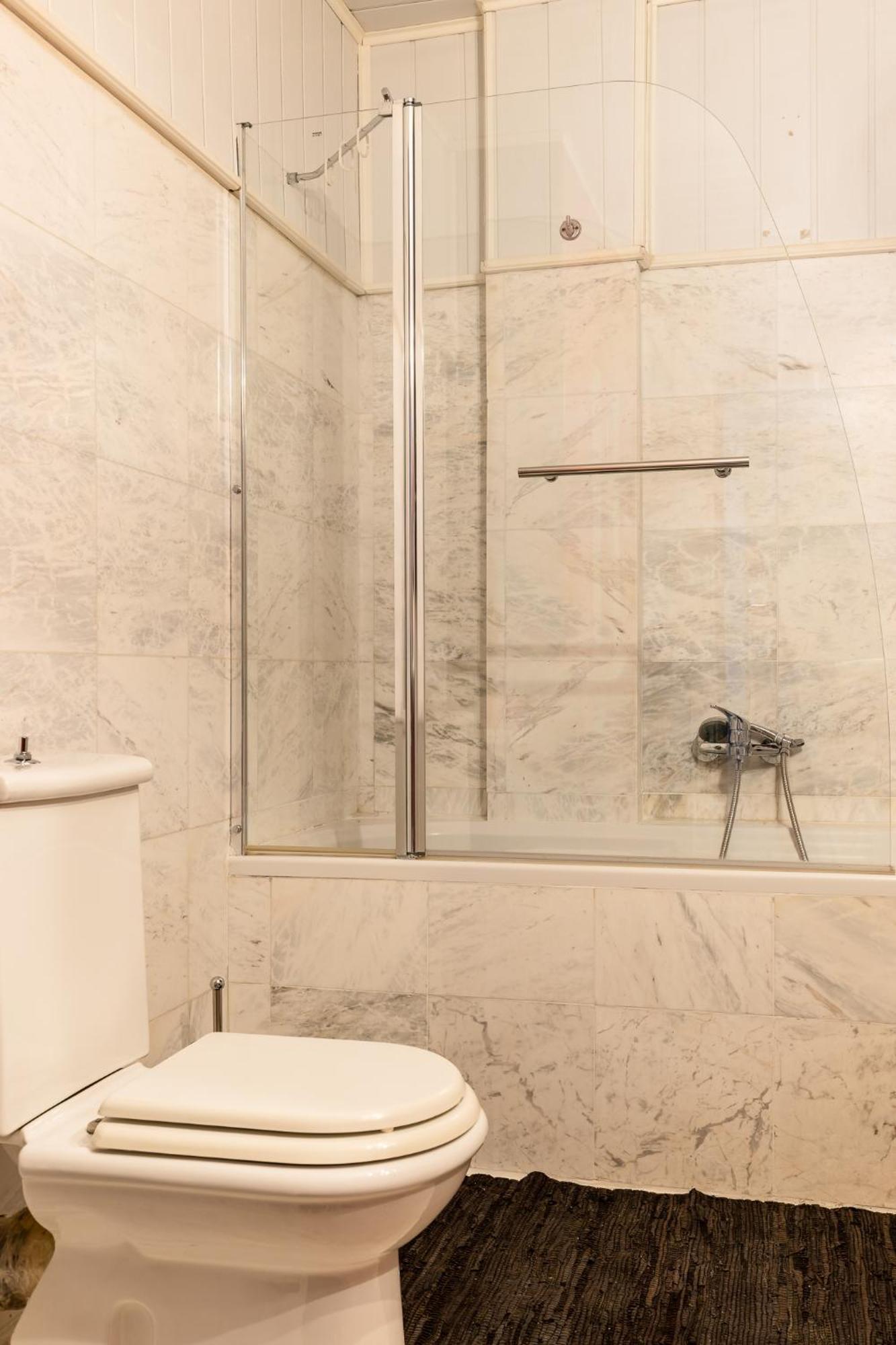 Big Spacious In The Heart Of The City! *