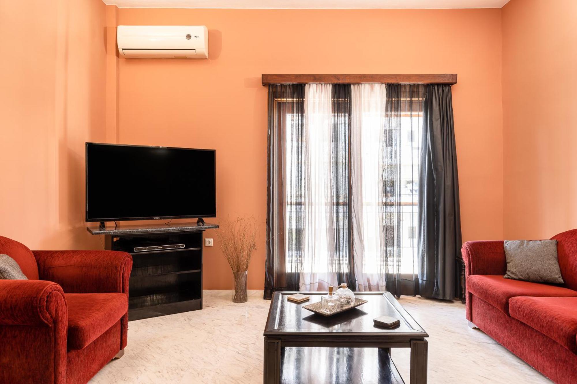 Big Spacious In The Heart Of The City! *