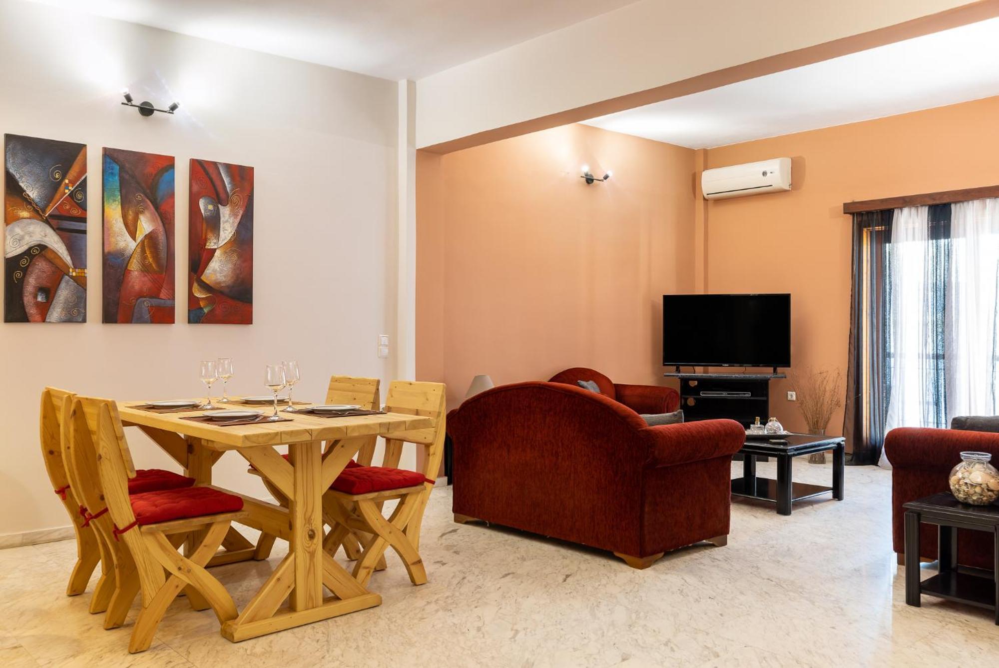 Big Spacious In The Heart Of The City! *