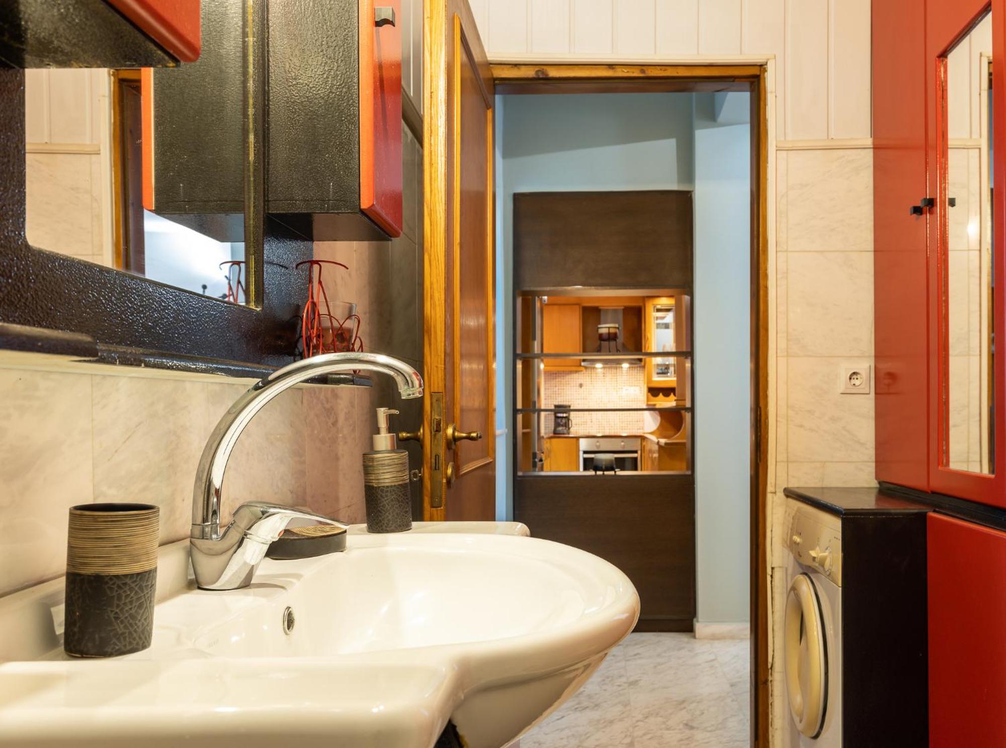 Apartment Big Spacious In The Heart Of The City! *