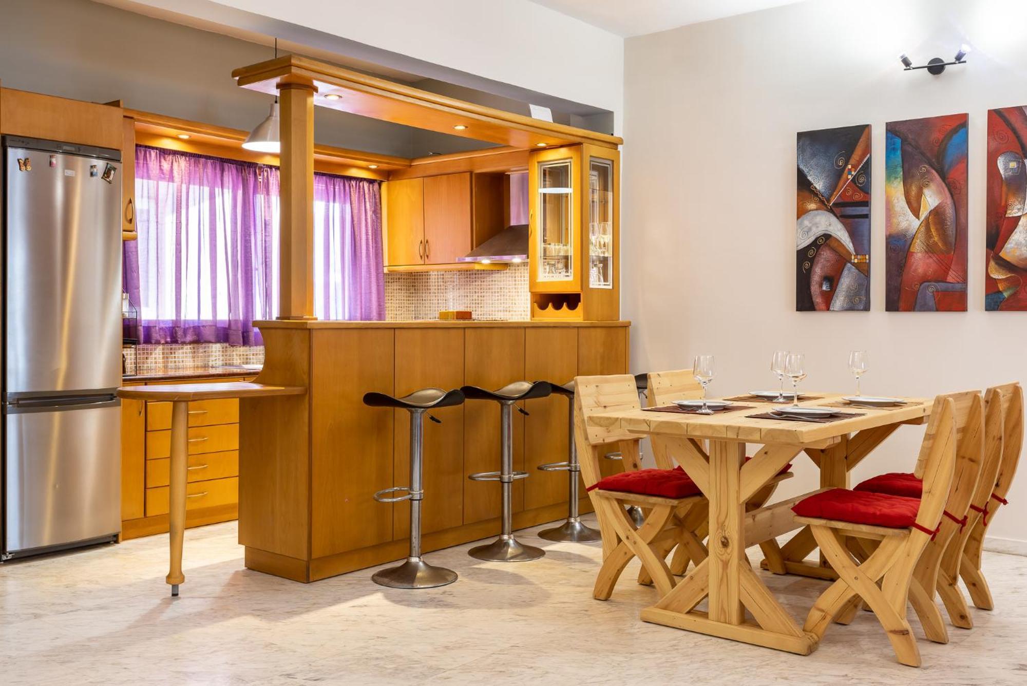 Apartment Big Spacious In The Heart Of The City! *