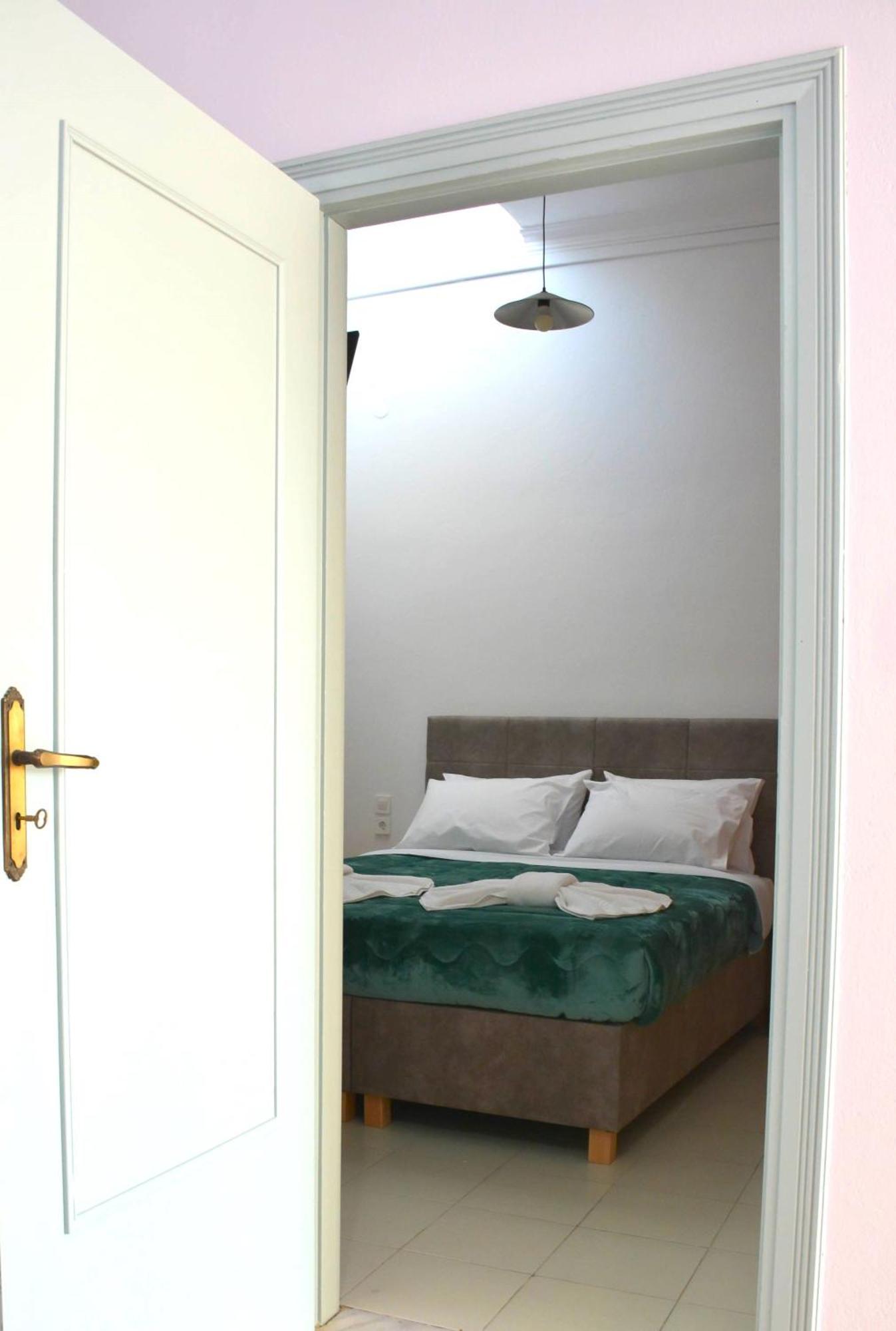 Thin Alos House *