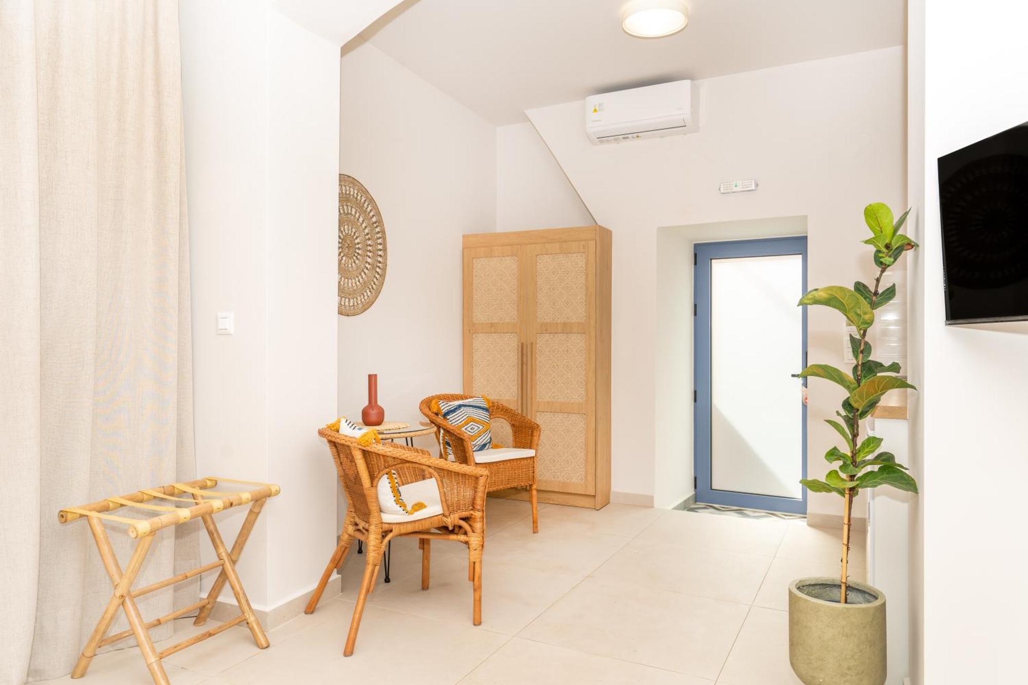 Camara Chrissi Akti Chania