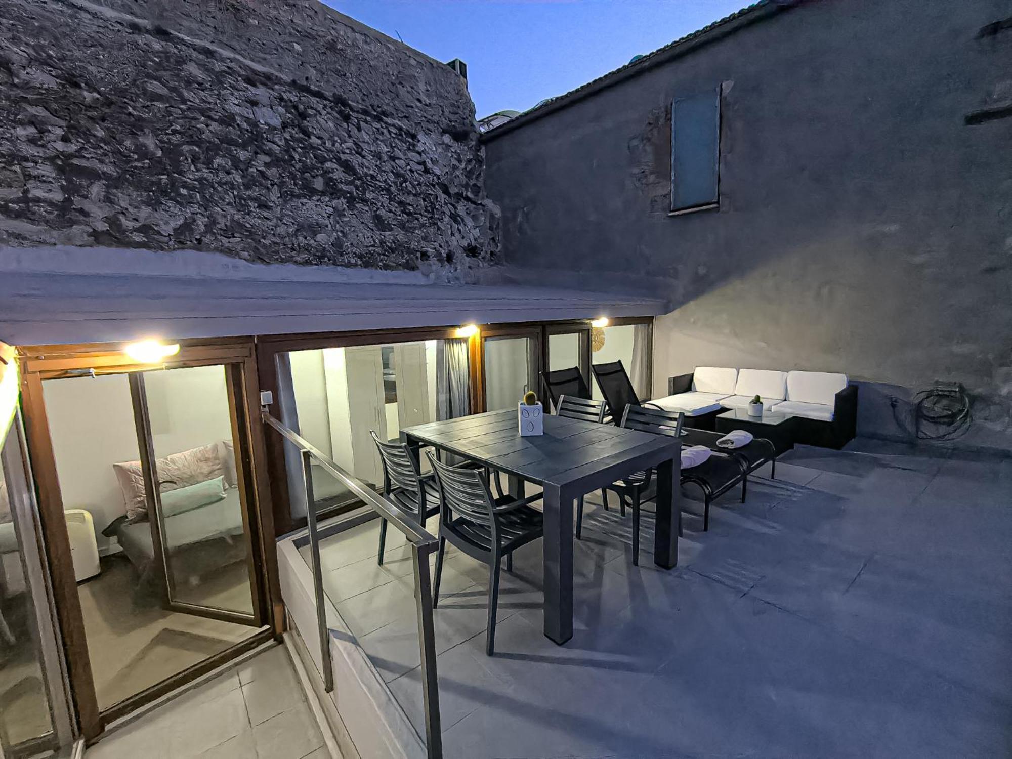 Charming Old Tannery House With Spacious Veranda And Stunning Sea View! Chania (Crete)
