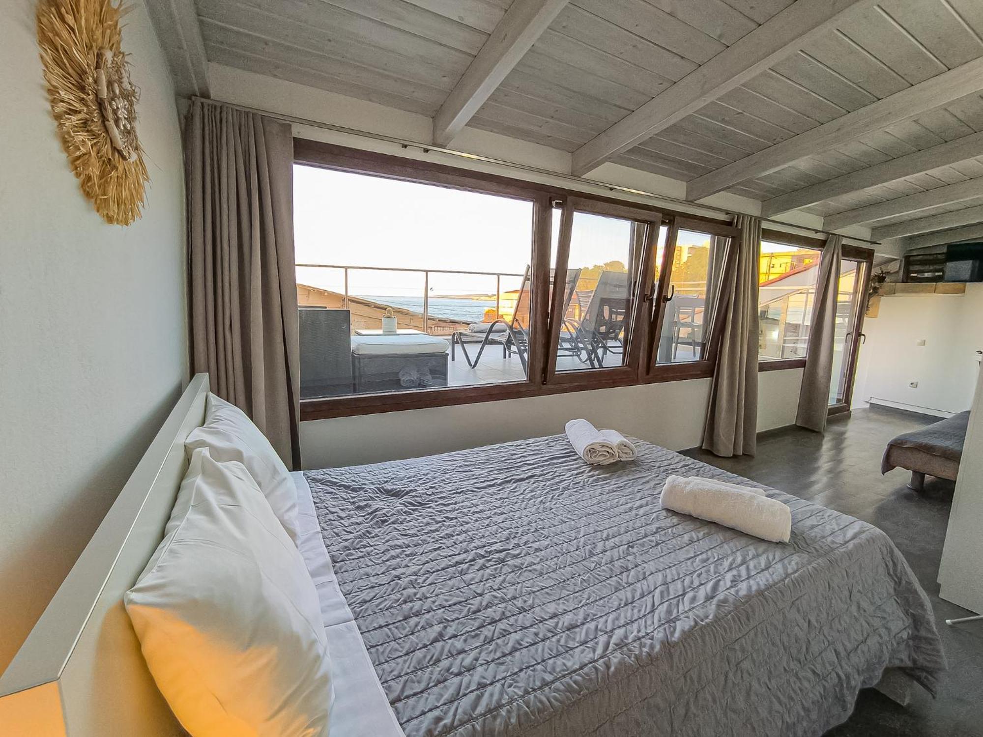 Holiday home Charming Old Tannery House With Spacious Veranda And Stunning Sea View!