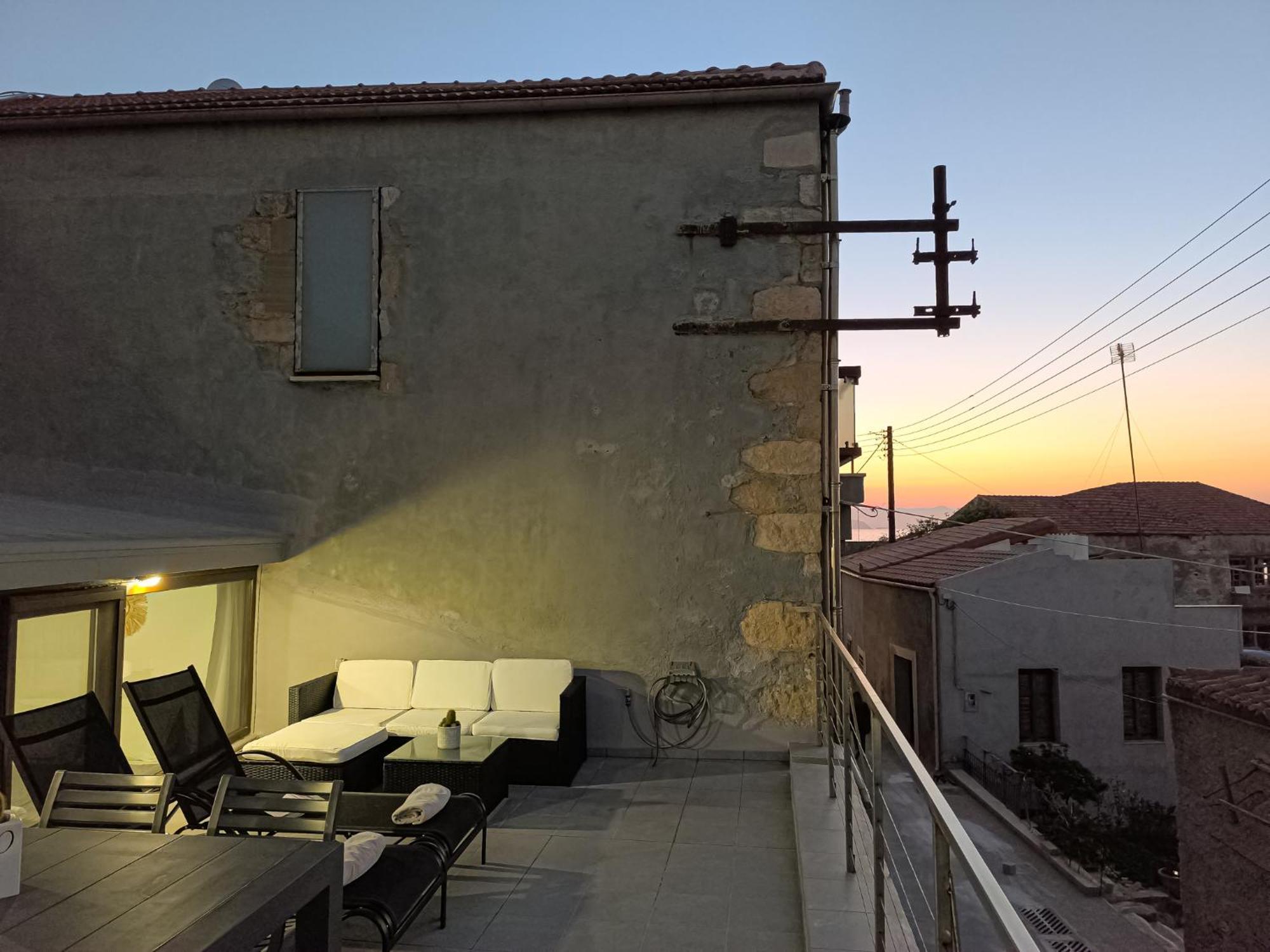Holiday home Charming Old Tannery House With Spacious Veranda And Stunning Sea View!