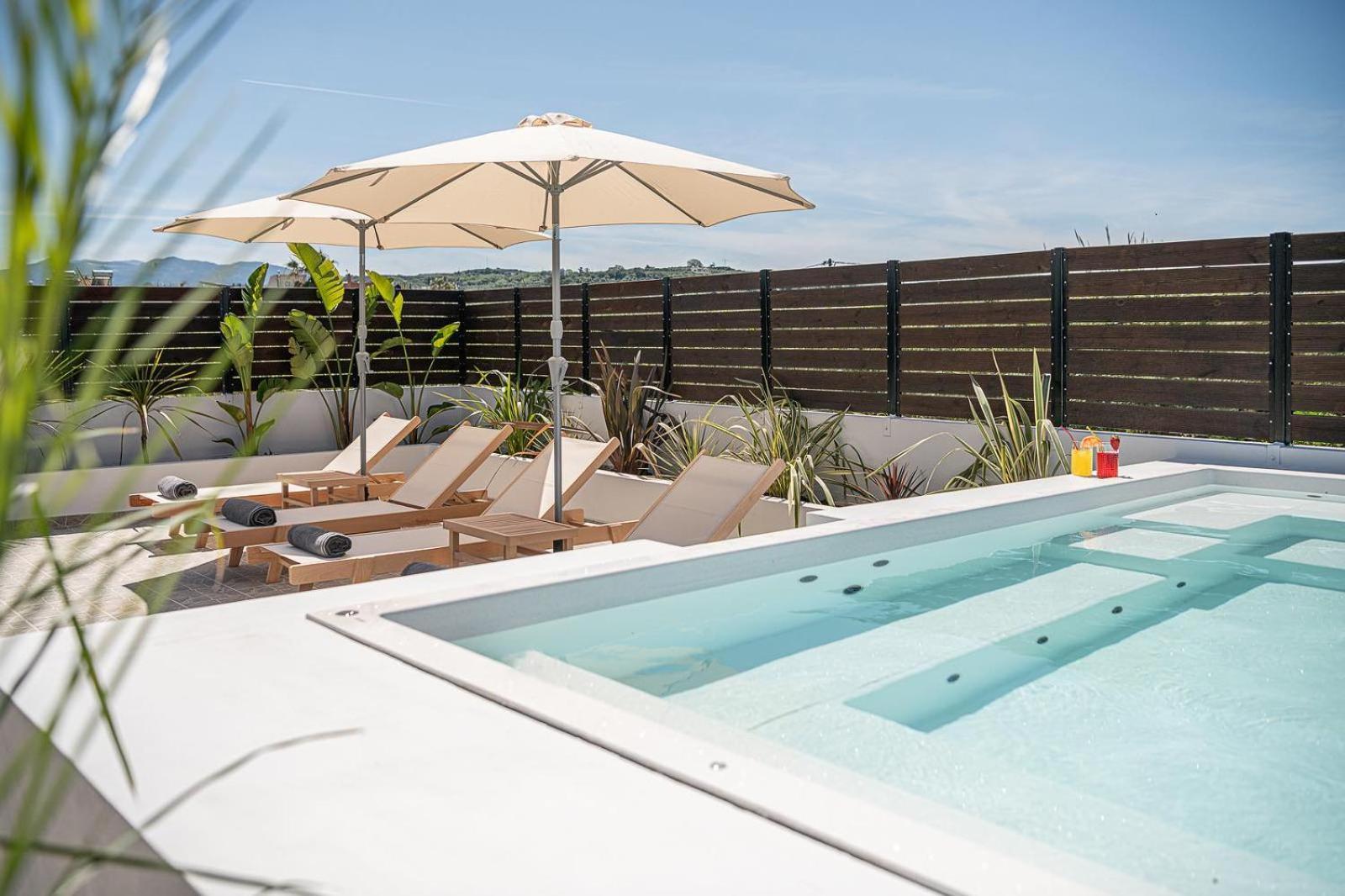 Sol Luxury - Close To The With A Private Mini Pool *