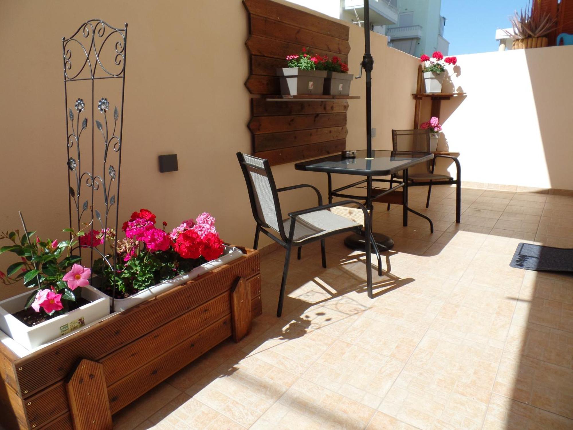 Ellis With Private Entrance And Veranda