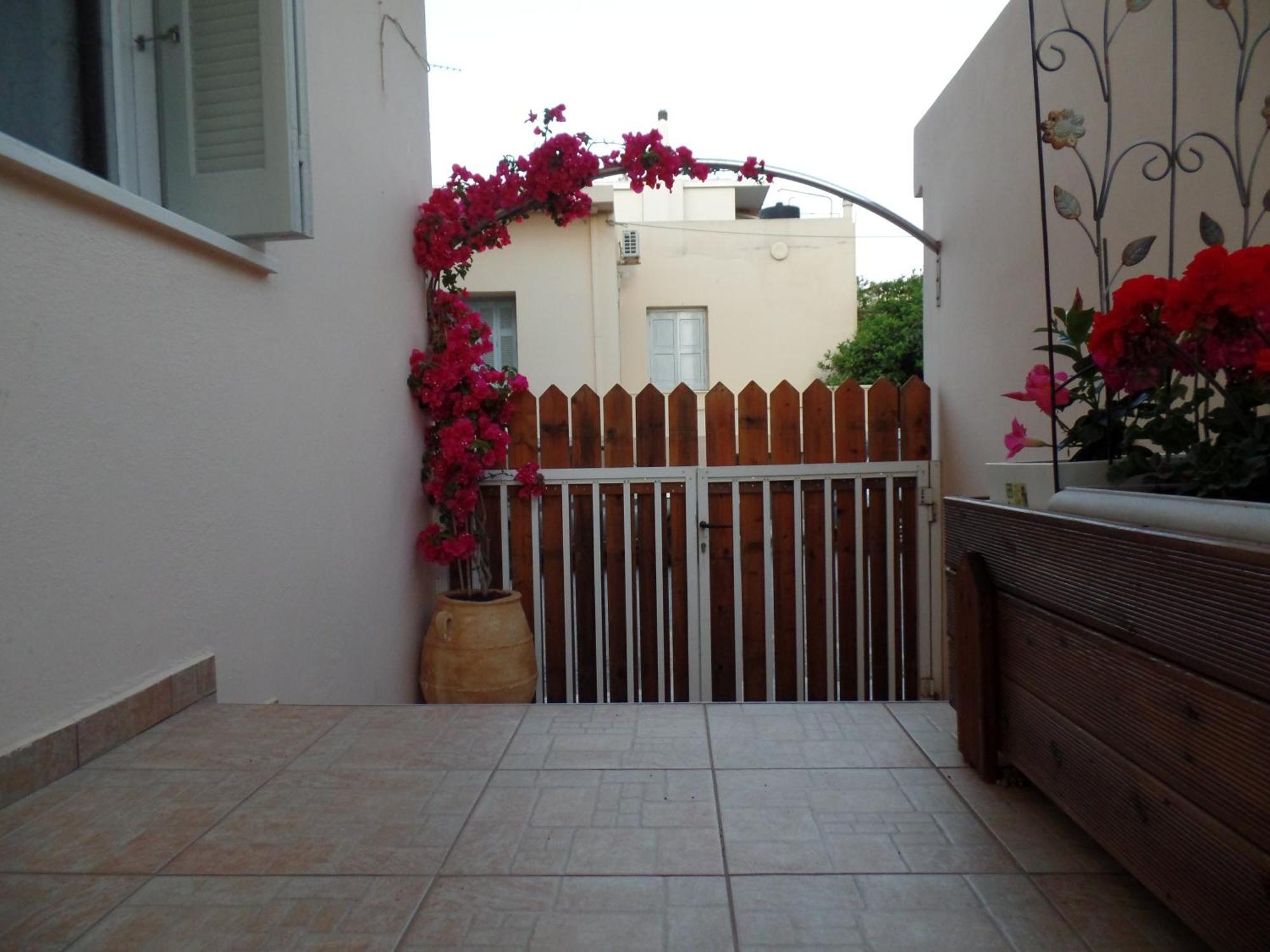 Apartment Ellis With Private Entrance And Veranda