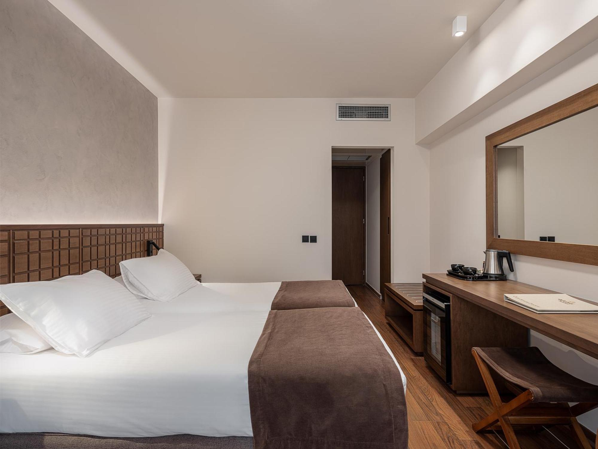 Hotel Civitel Akali 4*
