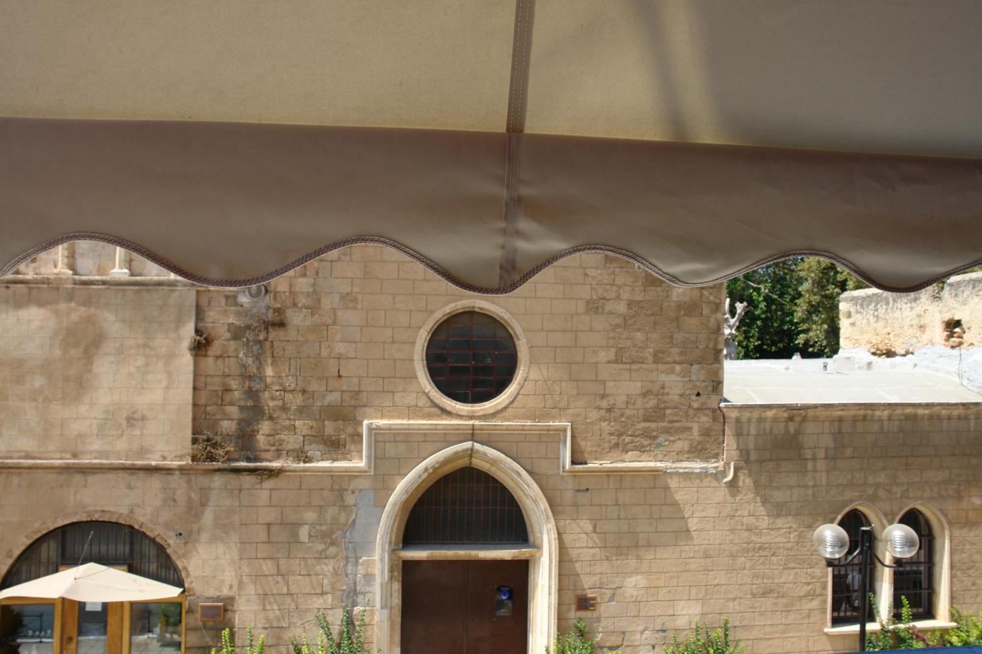 Apartment Earini And