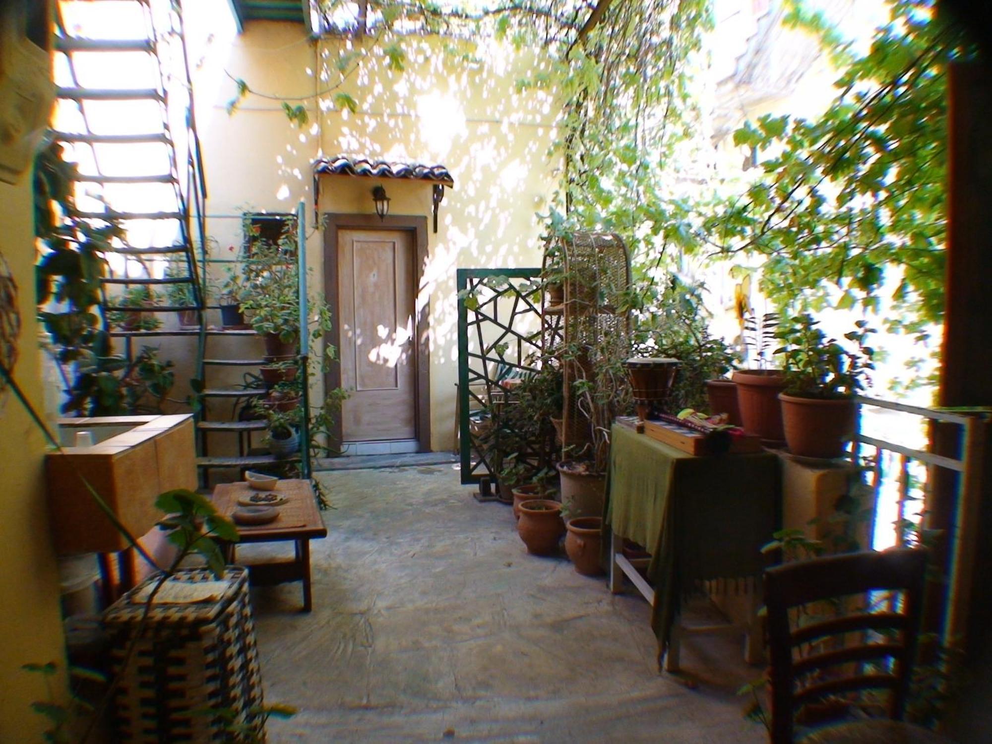 Apartment Earini And *