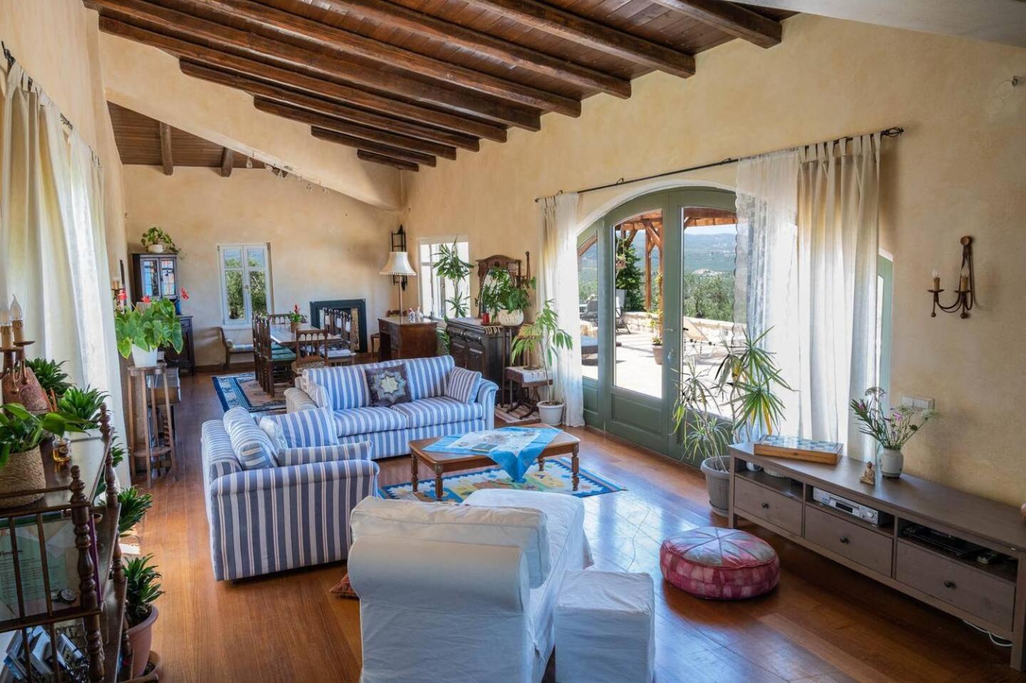 Villa Magea- Rustic Style Picturesque Cretan Chania (Crete)