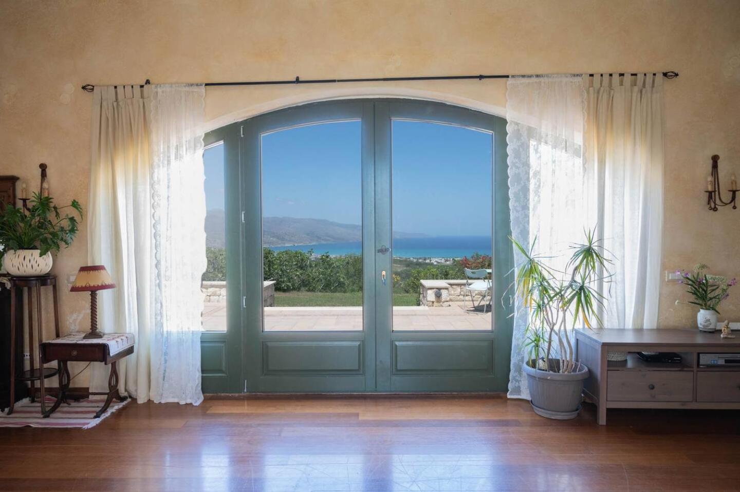 Villa Magea- Rustic Style Picturesque Cretan