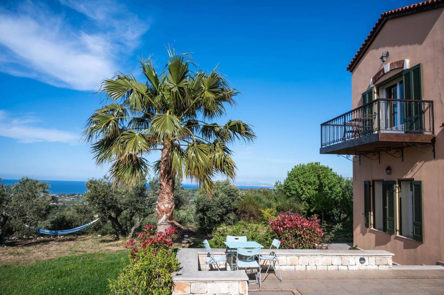 Villa Magea- Rustic Style Picturesque Cretan