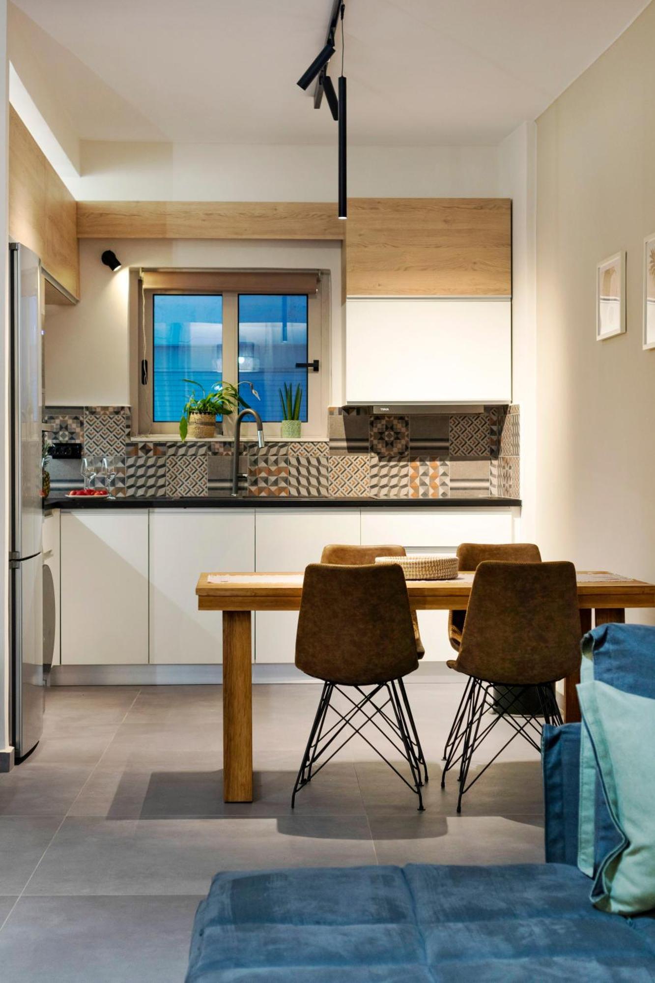 Apartment Stylish And Modern Near Nea Chora
