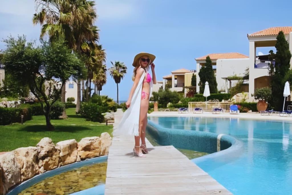 Apartment Elias 3-bedroom On The Beach With Pool *