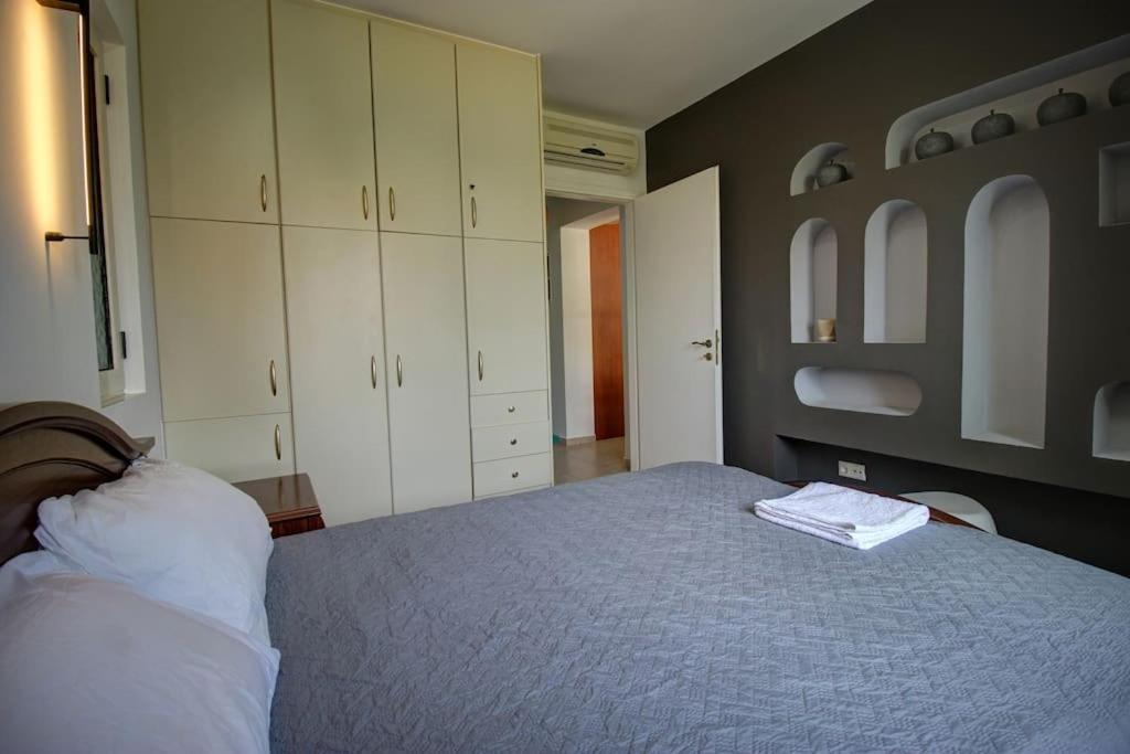 Elias 3-bedroom On The Beach With Pool