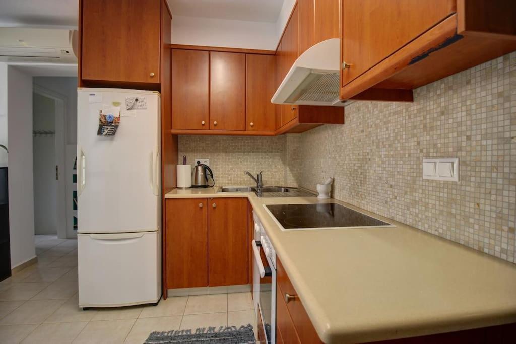 Elias 3-bedroom On The Beach With Pool Chania (Crete)