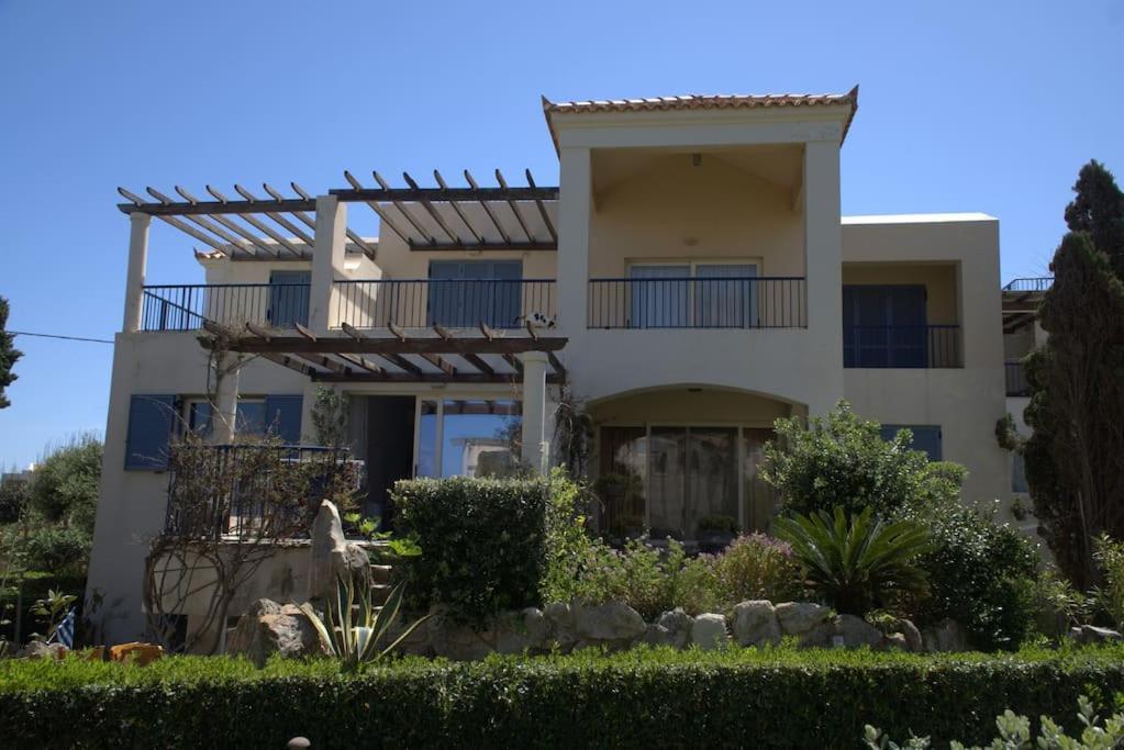 Apartment Elias 3-bedroom On The Beach With Pool Chania (Crete)