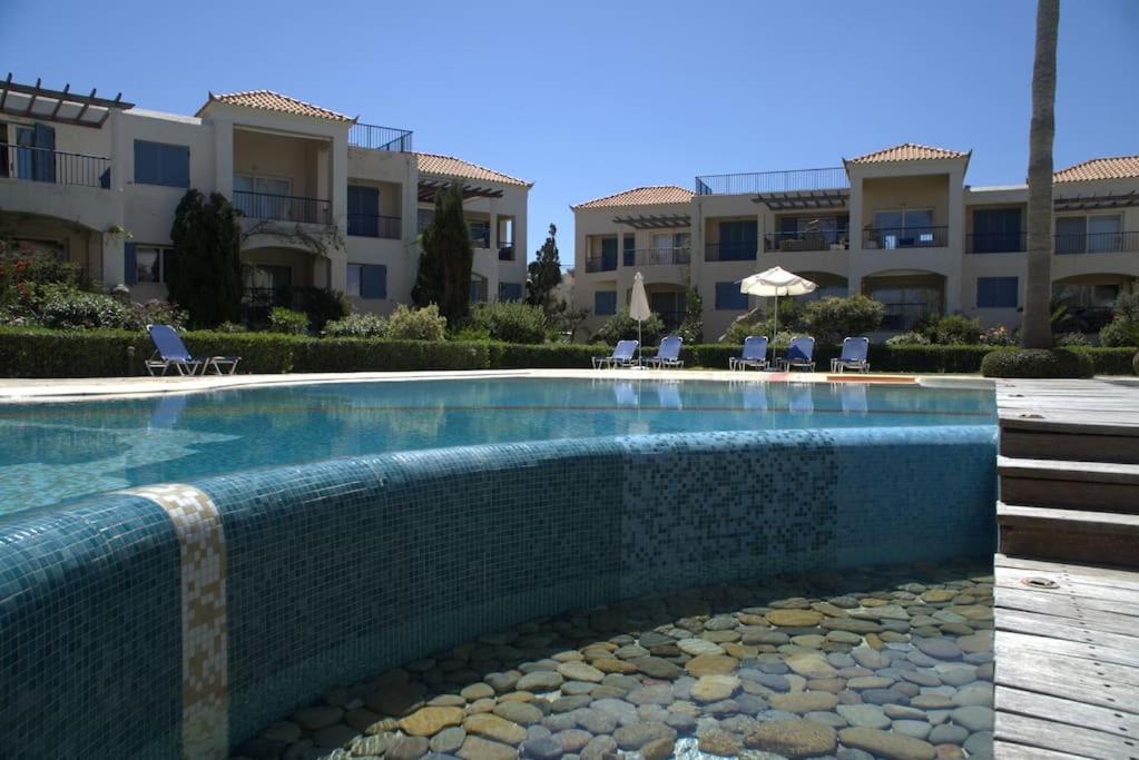 Elias 3-bedroom On The Beach With Pool Chania (Crete)