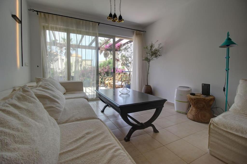 Apartment Elias 3-bedroom On The Beach With Pool Chania (Crete)