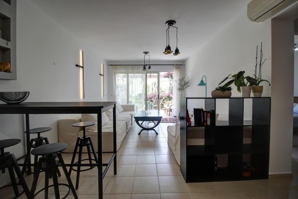 Apartment Elias 3-bedroom On The Beach With Pool Chania (Crete)