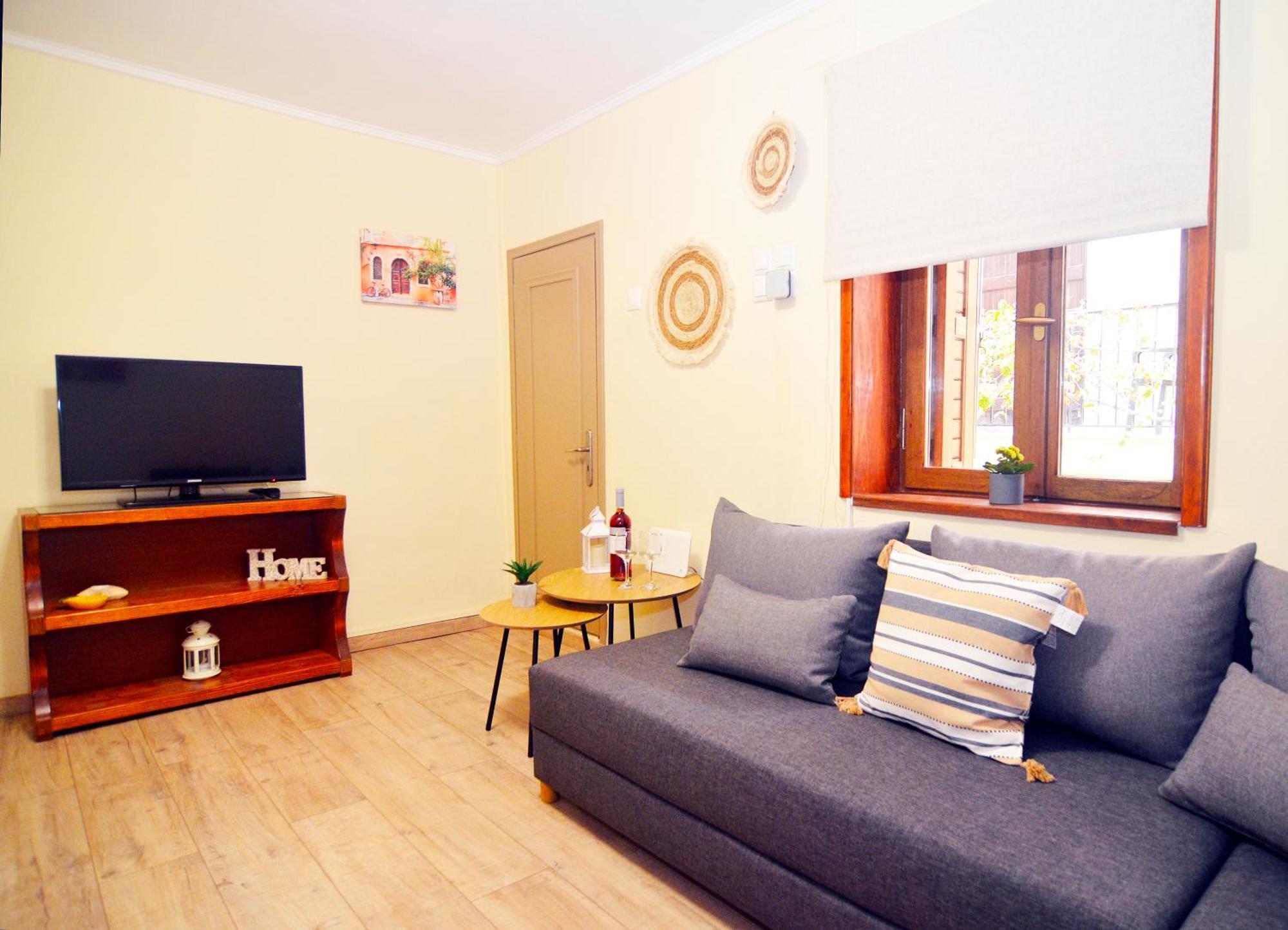 Kostas House, Old Venetian Harbor Chania Apartment *