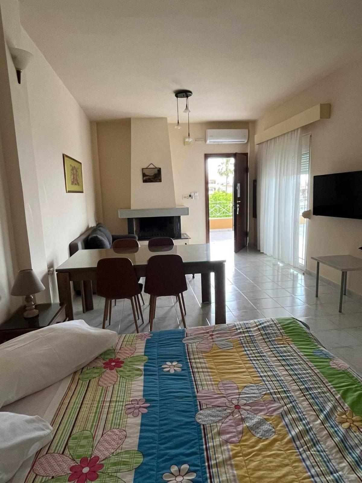 Aparthotel Souvlakis Pool
