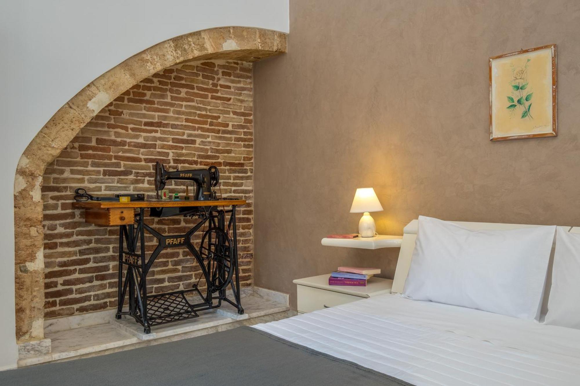 Tailor Made, 3-bedroom In Chania Apartment