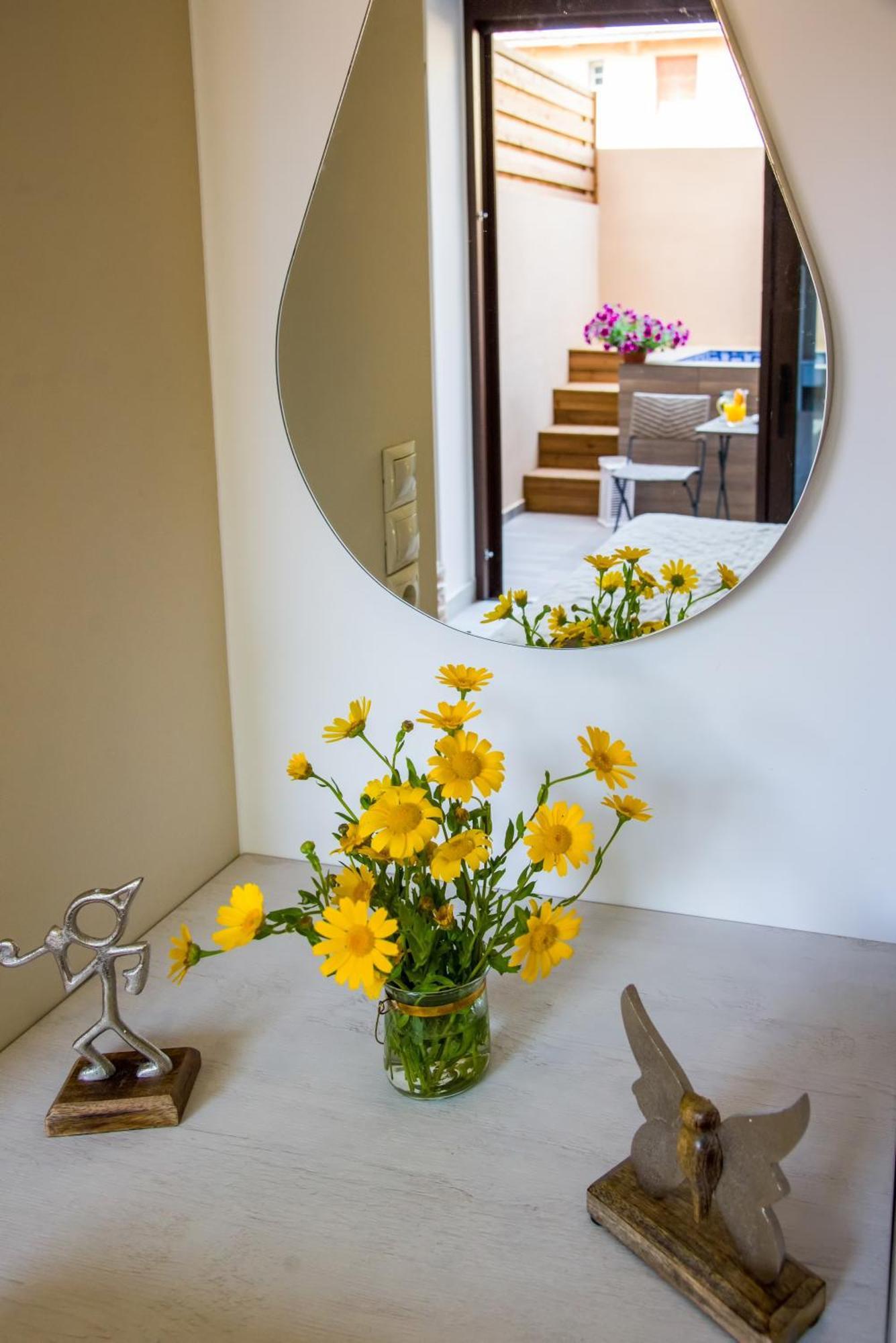 Apartment Aretousa *