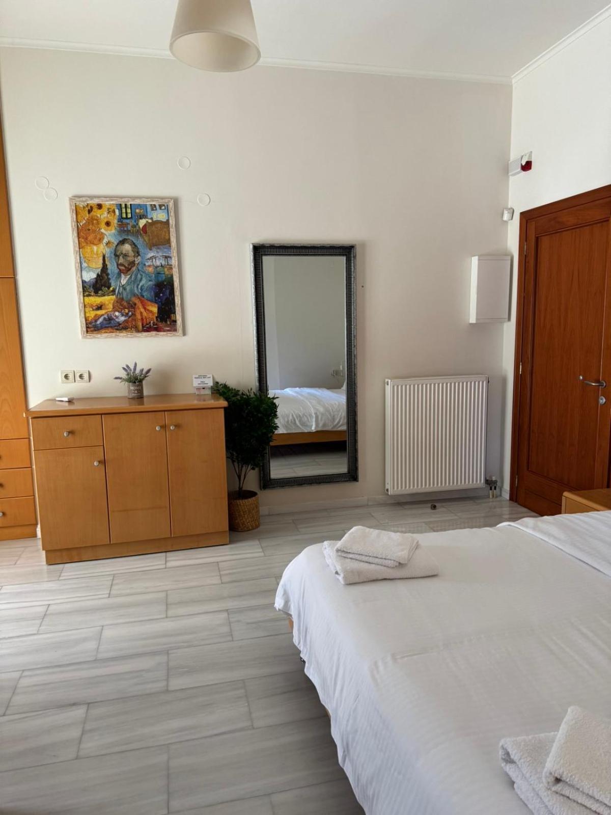 Chrysa Apartment *