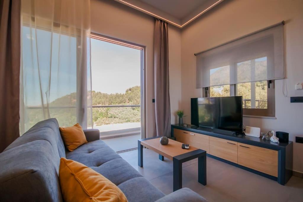 Archontissa's House In The Mountains 22km From Chania Apartment