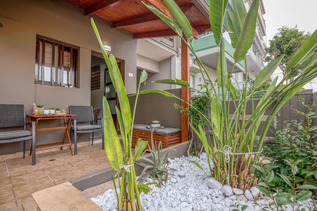 Modern 2 With A Yard *