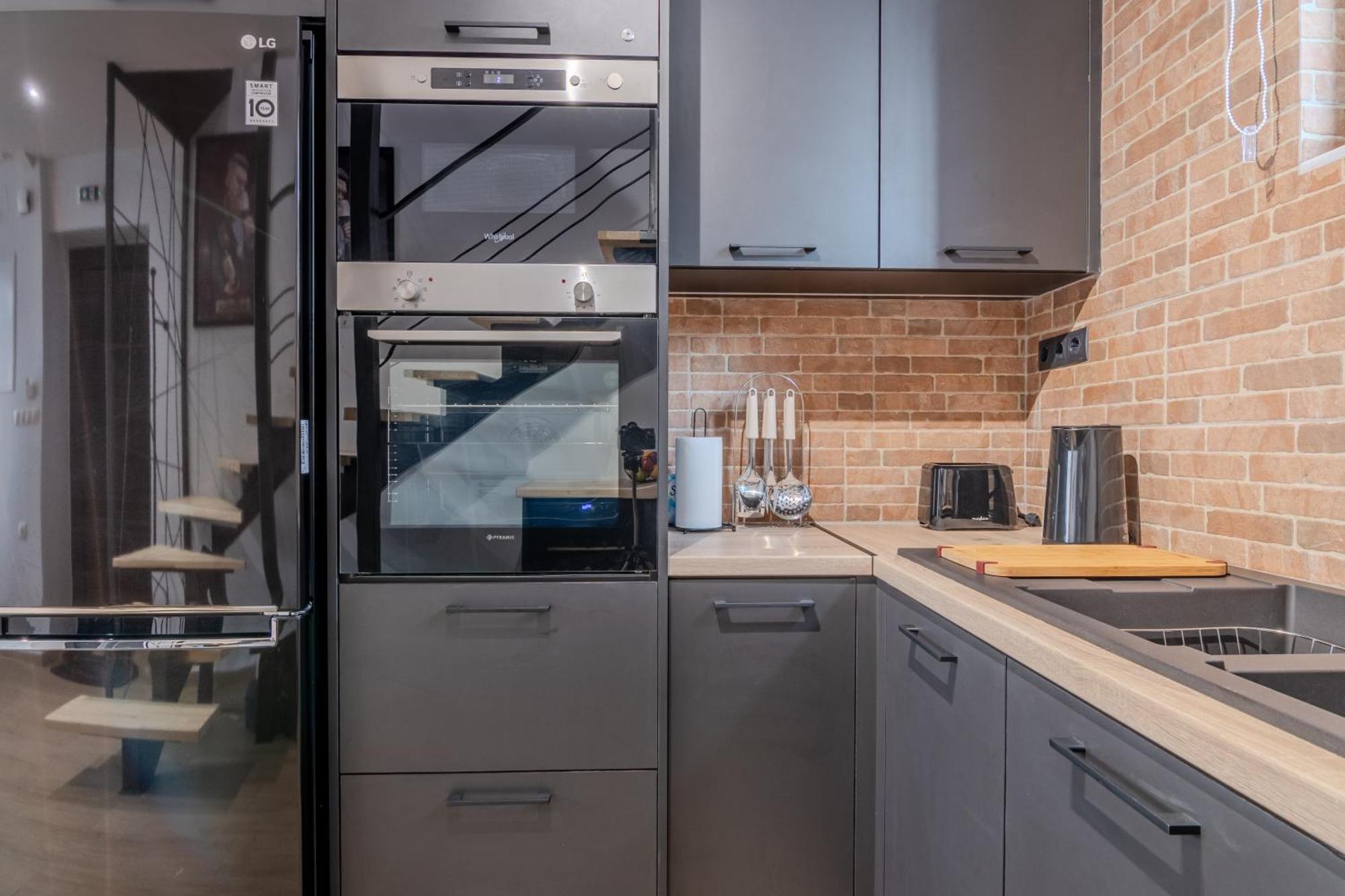 Apartment Mos Luxury Suits 