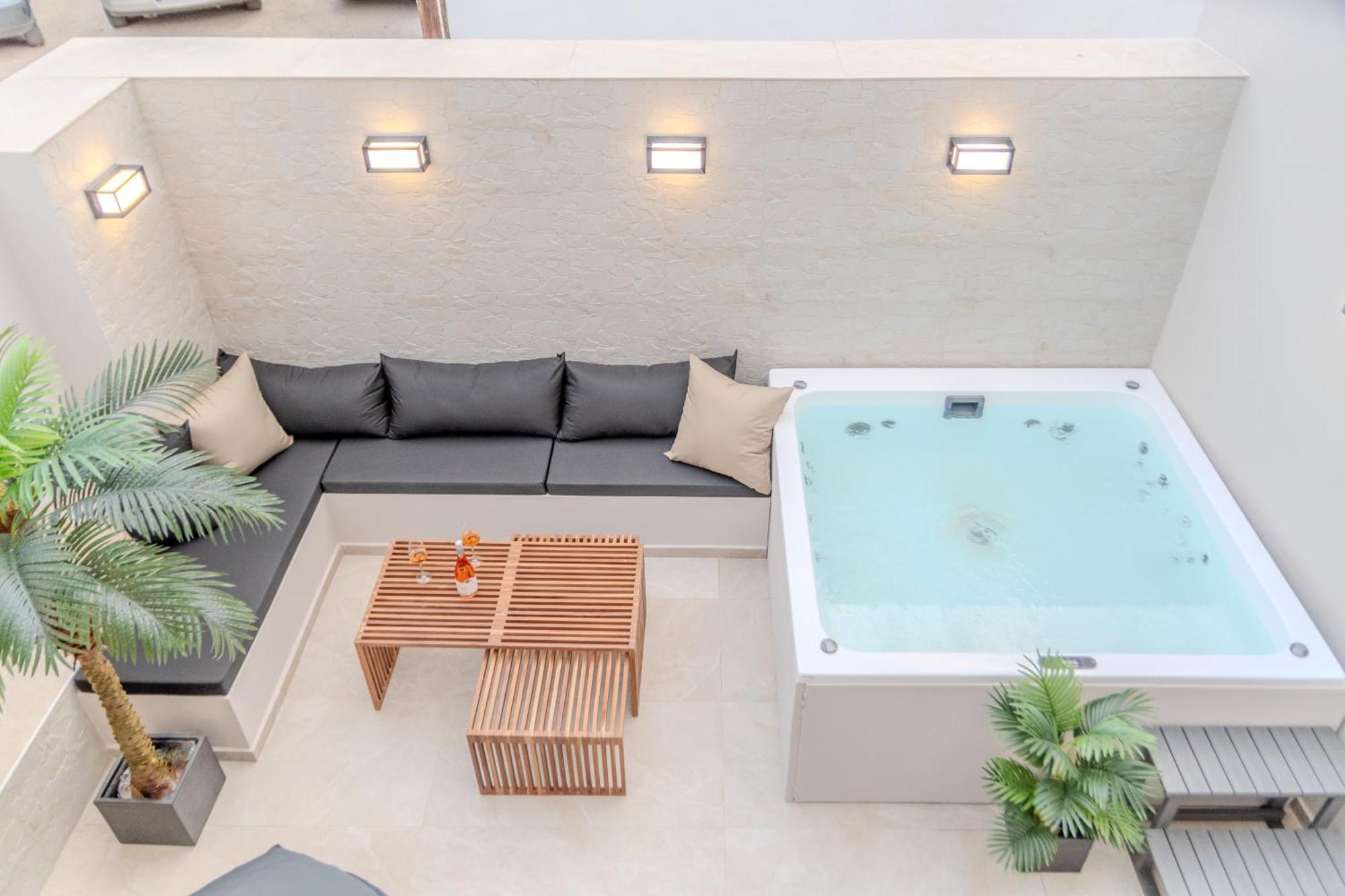 Apartment Mos Luxury Suits 