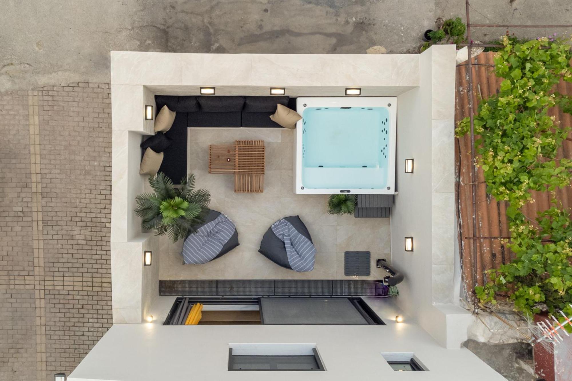 Apartment Mos Luxury Suits 
