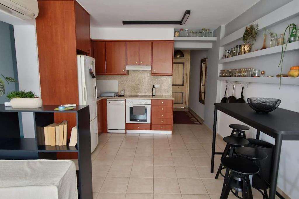 Elias 1-bedroom On The With Pool *